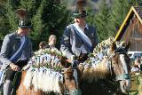 Festliche Trachten beim Leonhardifest in Oberbayern