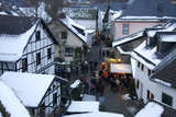 Weihnachtsmarkt in Kronenburg von Udo Haafke