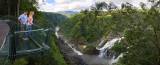 Schwindelerregender Lookout auf dem Barron Wasserfall von Tourism and Events Queensland via Global spot