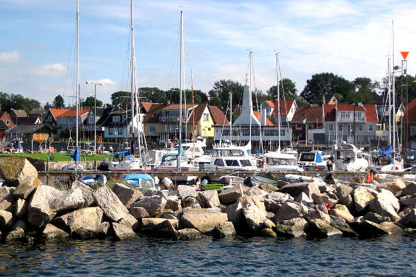 Der Hafen des Fischerdorfes Tejn auf Bornholm