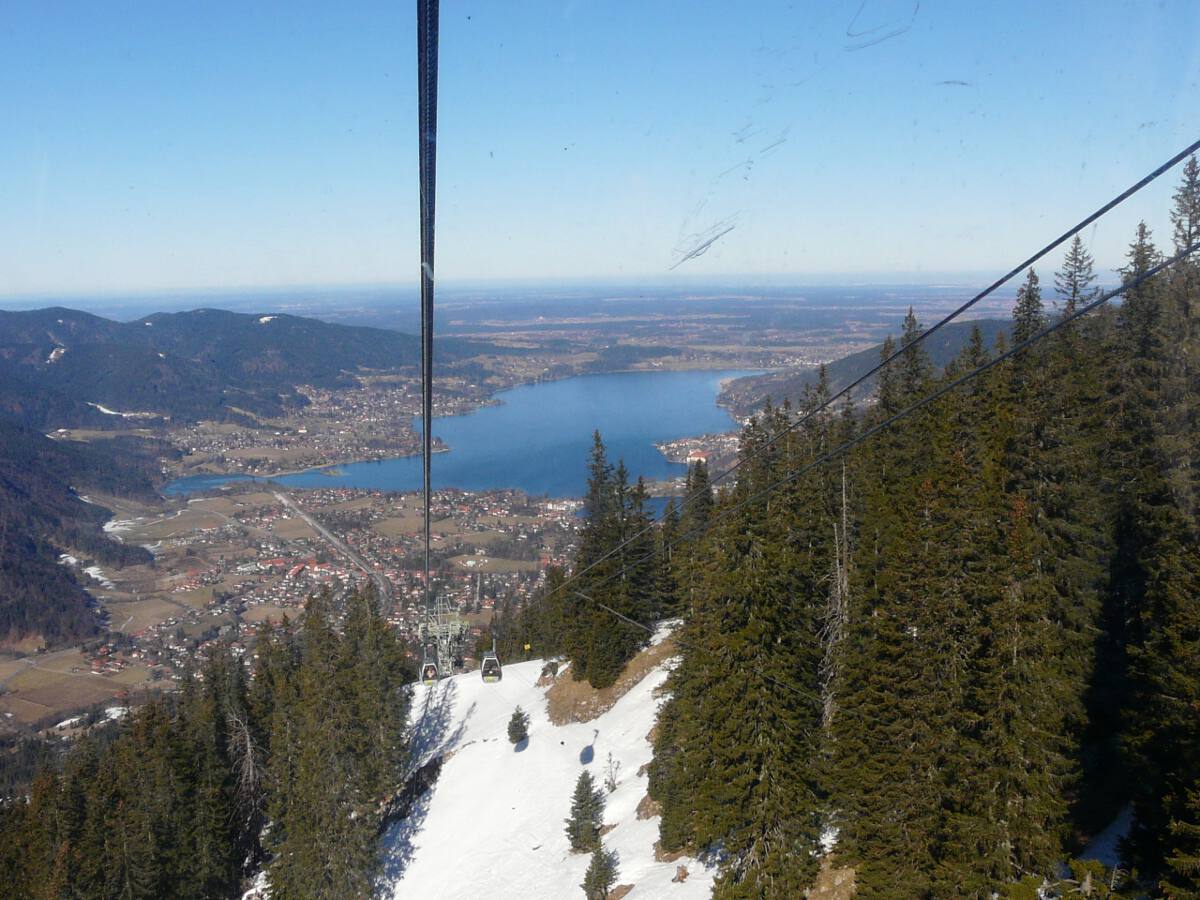 Blick aus der Wallbergbahn auf den Tegernsee - Fenster putzen?