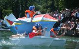 Papierbootrennen im Starnberger Fuenf Seen Land