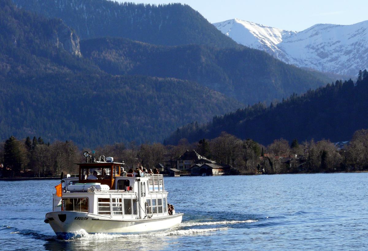 Fähre Kreuth vor Tegernsee auf dem Tegernsee