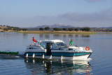 Hausboot auf großer Fahrt