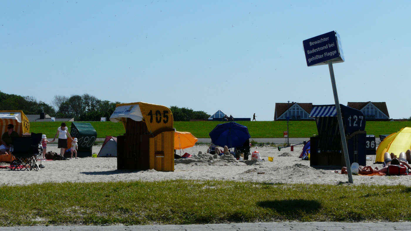 The Living Sixties: Am Strand von Neuharlingersiel