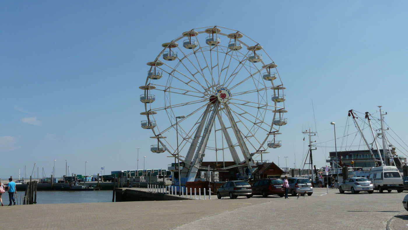 Riesenrad im Hafen Neuharlingersiel