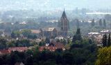 Ausblick von der Saynburg: Die Martinskirche in Engers