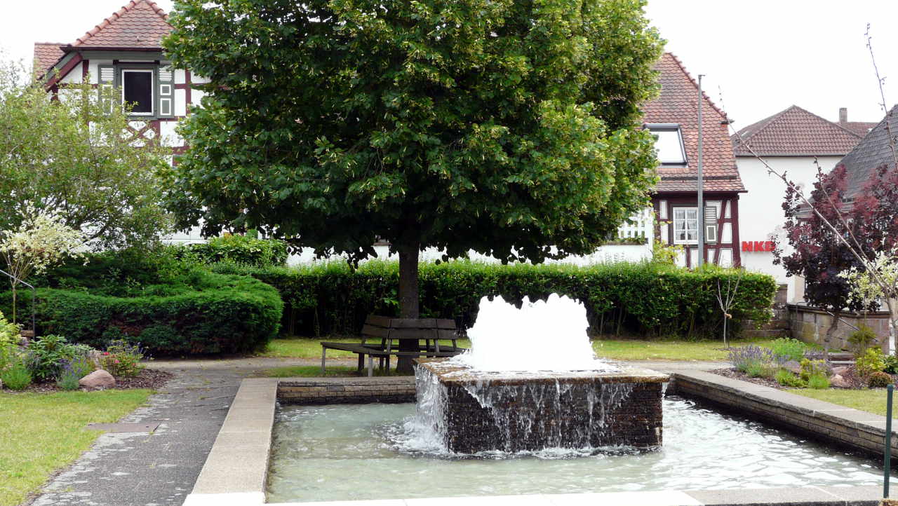 Der Dorfbrunnen in Dahn