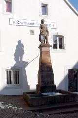 Der Herkulesbrunnen in der Altstadt von Blieskastel