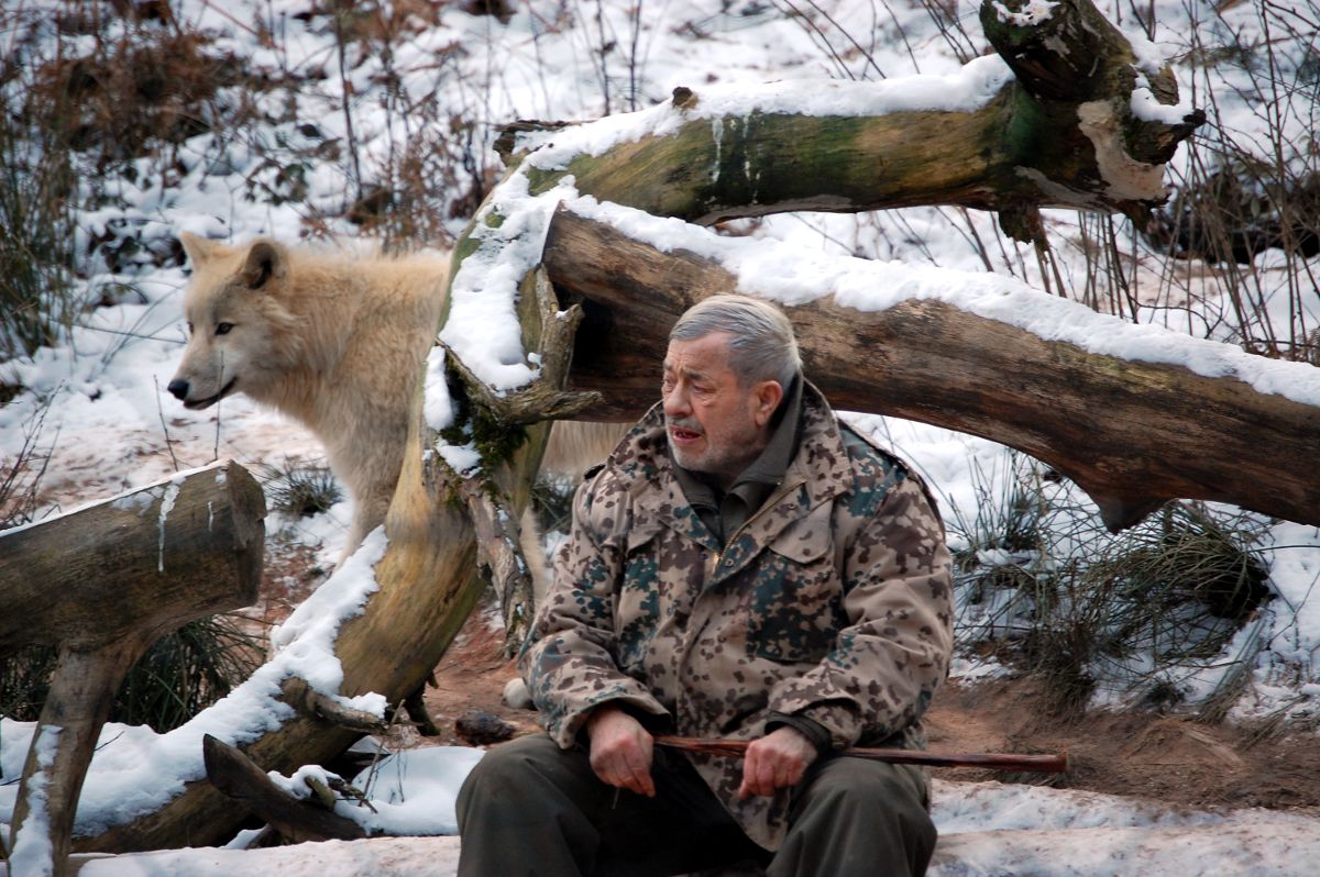 Werner Freund im Wolfsgehege