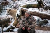 Werner Freund im Wolfsgehege von Hihawai