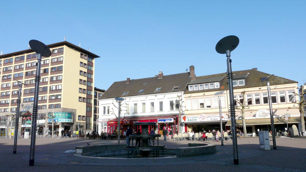 Ostseite des Summplatz Neunkirchen