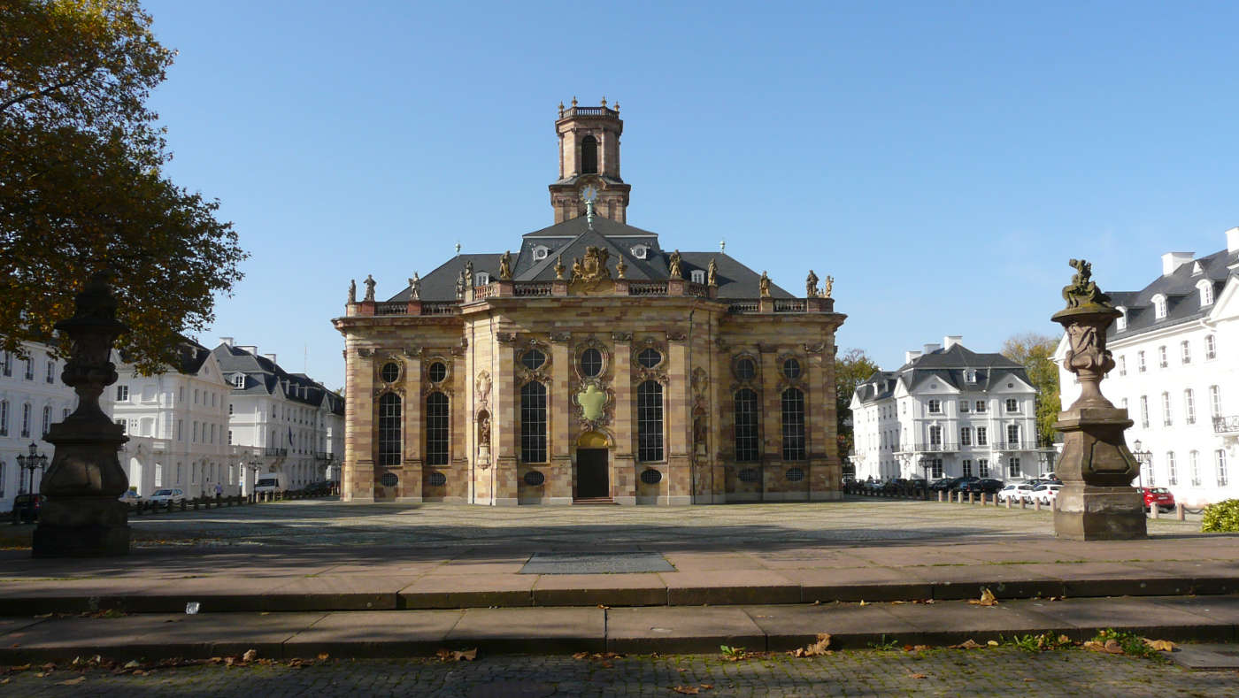 Ludwigsplatz mit Ludwigskirche Saarbrücken