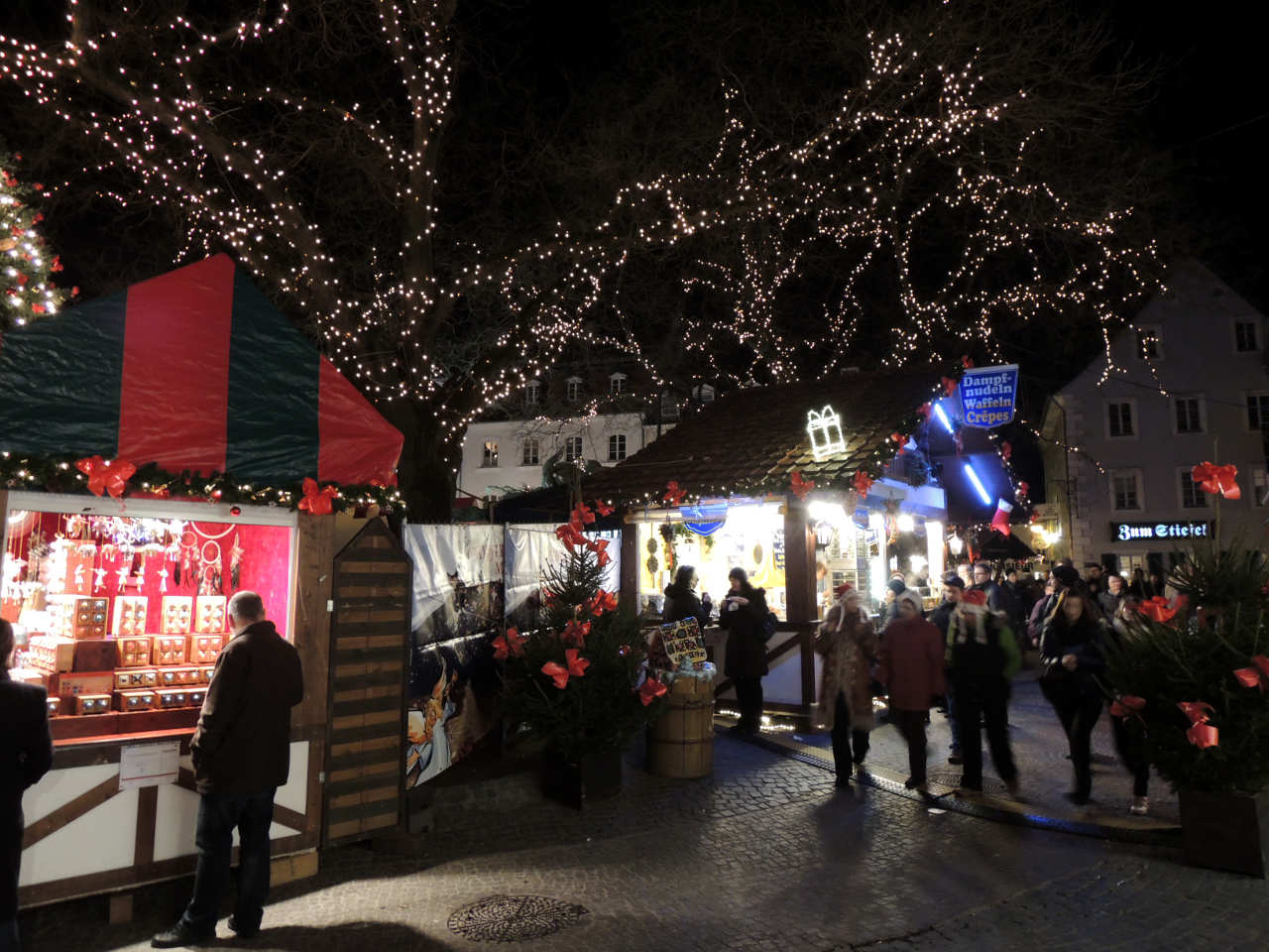 Weihnachtsmarkt am Sankt Johanner Markt Saarbrücken