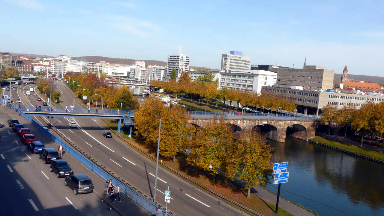 Alte Brücke über die Saar mit neuer Verlängerung