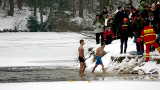 Eisschwimmen - Alle Entchen in den Korb