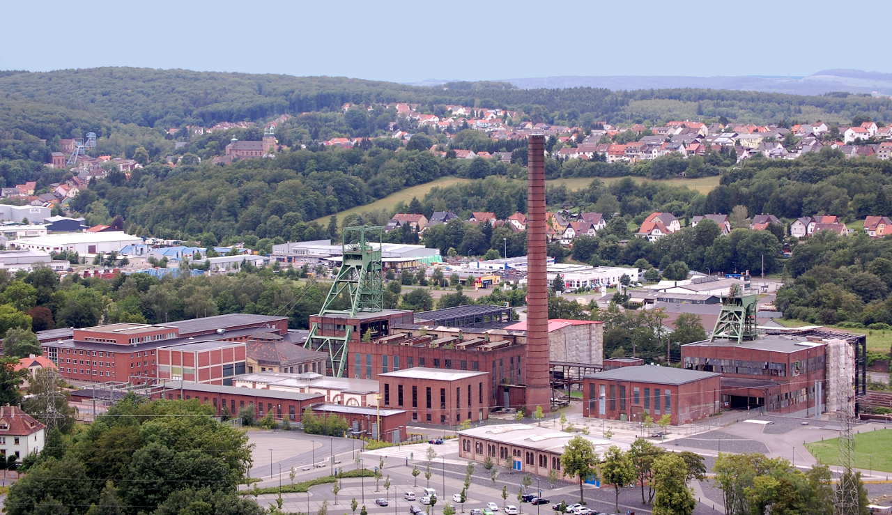 Grube Reden - im Hintergrund Heiligenwald