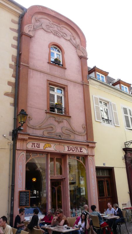 Verirrt? - Jugendstilhaus in der Innenstadt von Colmar