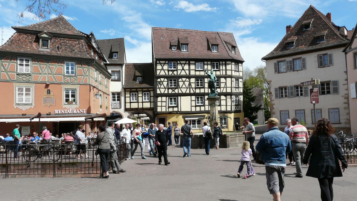 Alter Zollplatz mit Schwendibrunnen