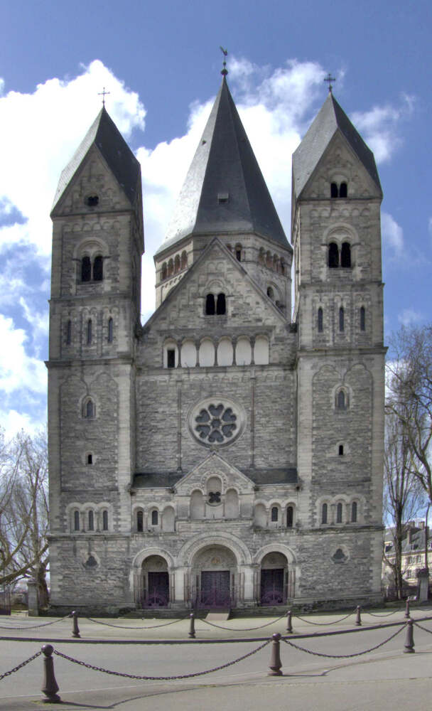 Der Temple Neuf wurde auf Befehl von Kaiser Wilhelm II. dem Speyerer Dom nachempfunden