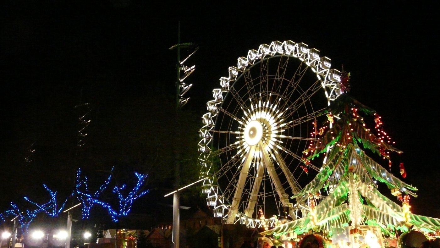 Riesenrad auf dem Weihnachtsmarkt in Metz