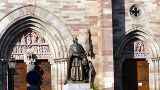 Statue und Portal der Pfarrkirche Obernai