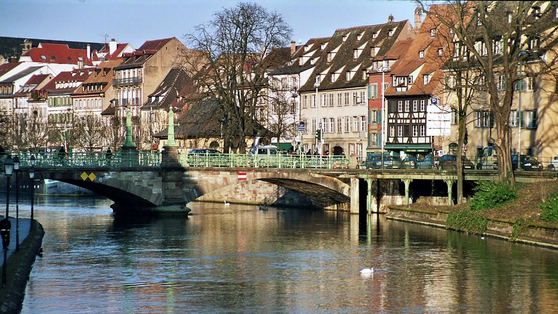 Straßburg: Brücke am Kai des Bateliers