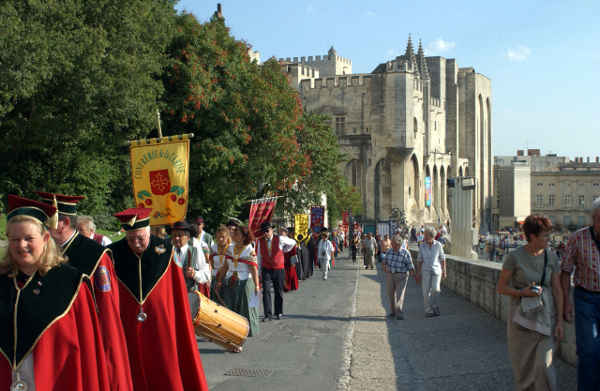 Volksfest in Avignon - der Umzug Ban Vendange