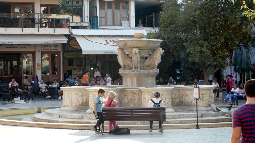 Der Morozini Brunnen in der Altstadt von Heraklion