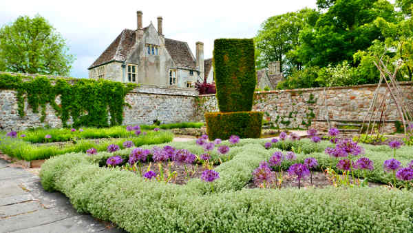 Avebury Gardens and Manor von Hihawai