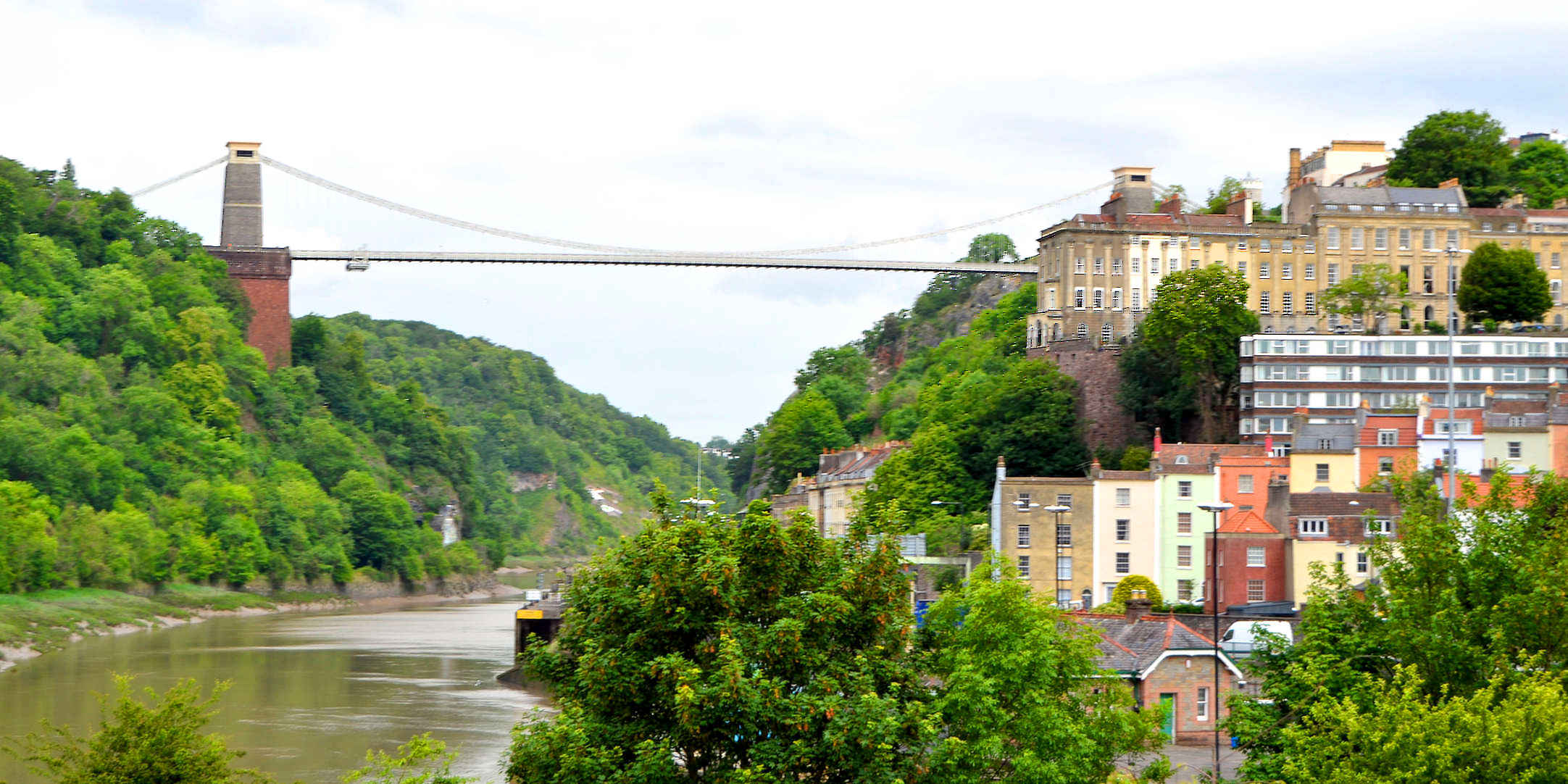 Bristols Wahrzeichen: Die Clifton Suspension Bridge führt über den Avon