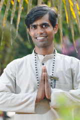 Krishna ist einer der drei indischen Yoga-Lehrer im SwaSwara von SwaSwara c/o Angelika Hermann-Meier PR