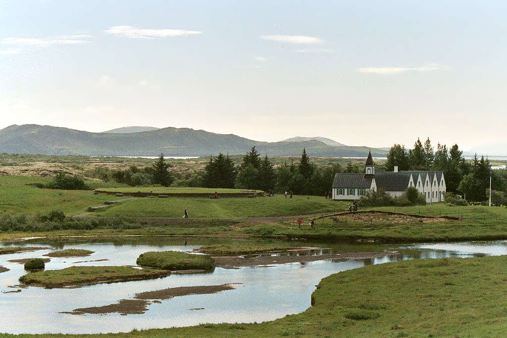 Gebäude des Nationalparks Thingvellir in Island