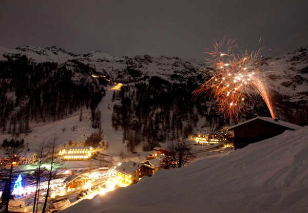 fiaccolate: Fackelzug auf den Pisten in Gressoney