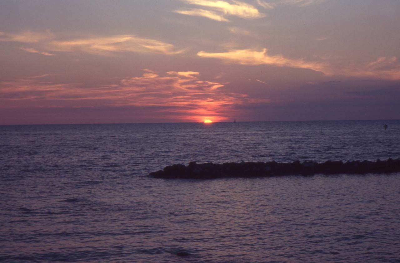 Warten auf den grünen Strahl (Sonnenuntergang in Forio) by Hihawai