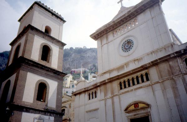 Kirche und Turm von Positano