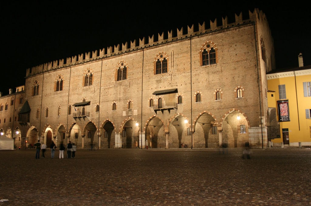 Mantova, Palazzo Ducale by David Locke c/o flickr & c/o http://commons.wikimedia.org/wiki/File:Mantova,_Palazzo_Ducale.jpg