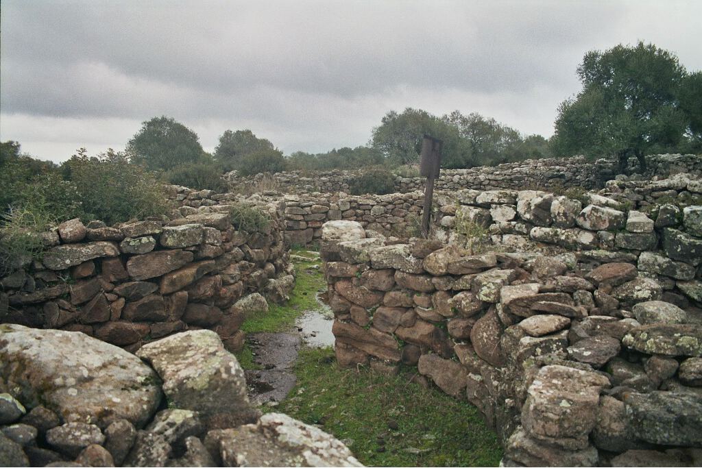 Ruinen des Nuraghierdorfs Serra Orios