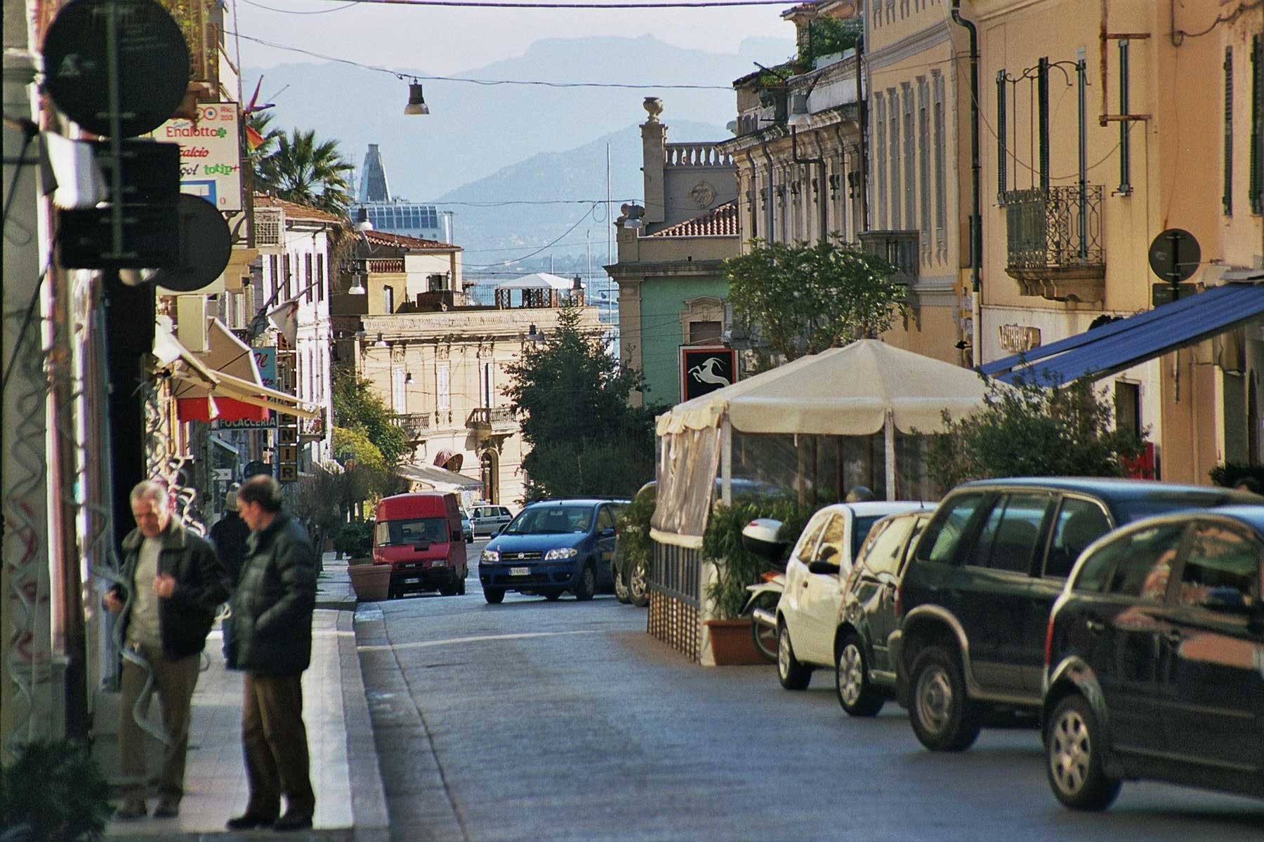 Straßenbild in Olbia