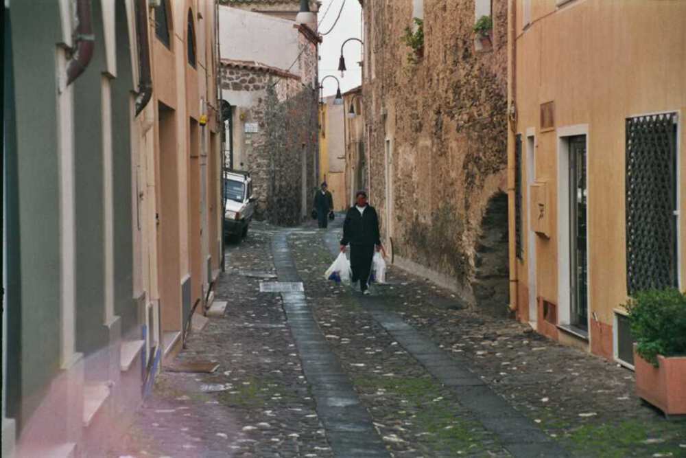 Gasse in Orosei