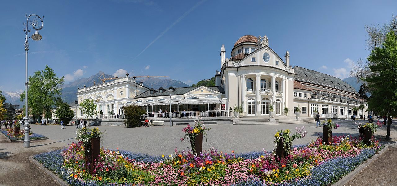 Das 1874 im Jugendstil erbaute Kurhaus in Meran 