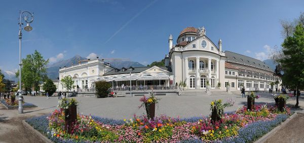 Das 1874 im Jugendstil erbaute Kurhaus in Meran 