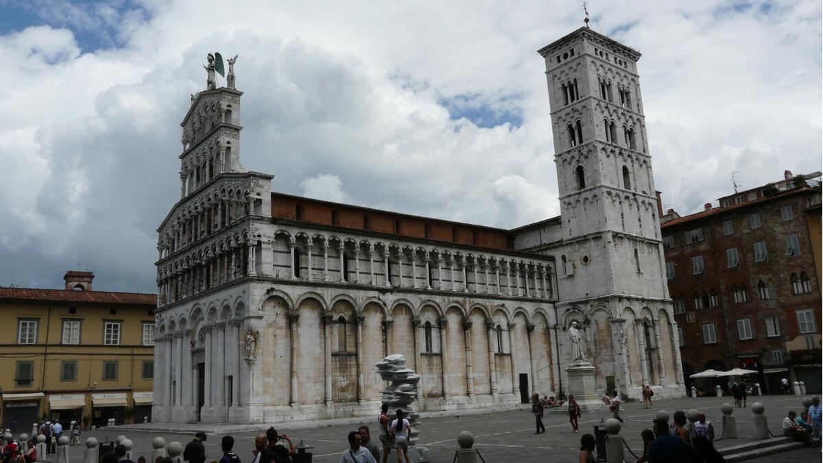 Sankt Michael auf dem alten roemischen Marktplatz - San Michele in Foro  