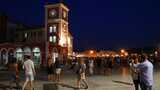 Abends am Uhrenturm am Hafen