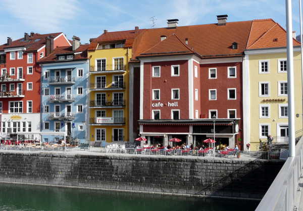 Cafe Hell Innpromenade Kufstein