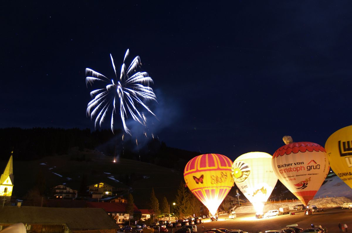 Ballonglühen bei sanfter Walzermusik