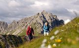 Marsch über Blumenwiesen zur Landsberger Hütte auf 1.805 Metern Höhe