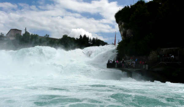 Ganz nah am Rheinfall auf der Aussichtsplattform