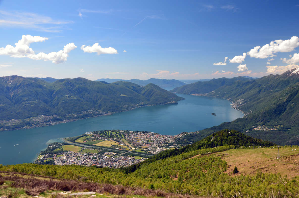 Ascona und der Lagoo Maggiore vom Mount Cimetta aus