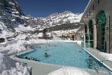 Schnee und Badespaß in Leukerbad